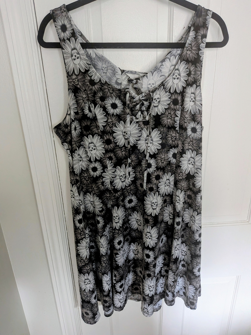 Hot Topic Black & White Daisy Skull Lace-Up Mini Dress